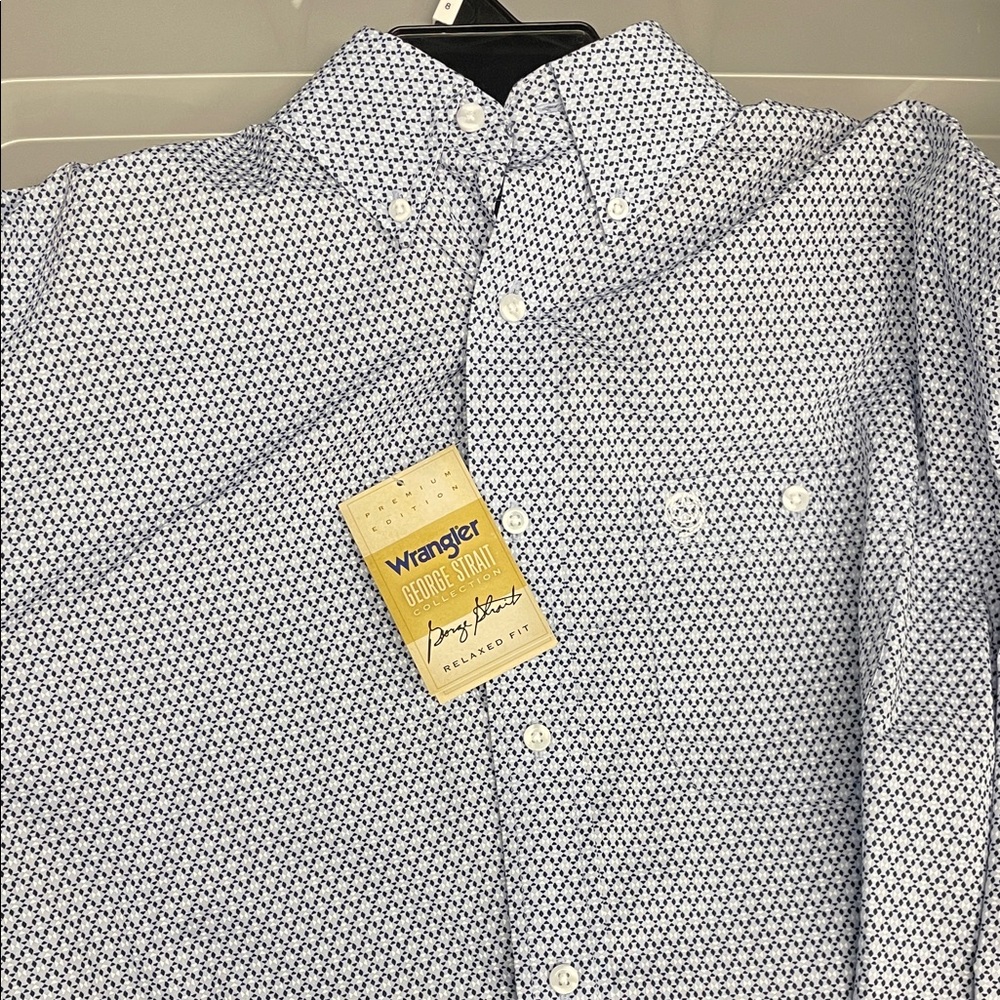 Wrangler Men's White and Blue Patterned Shirt